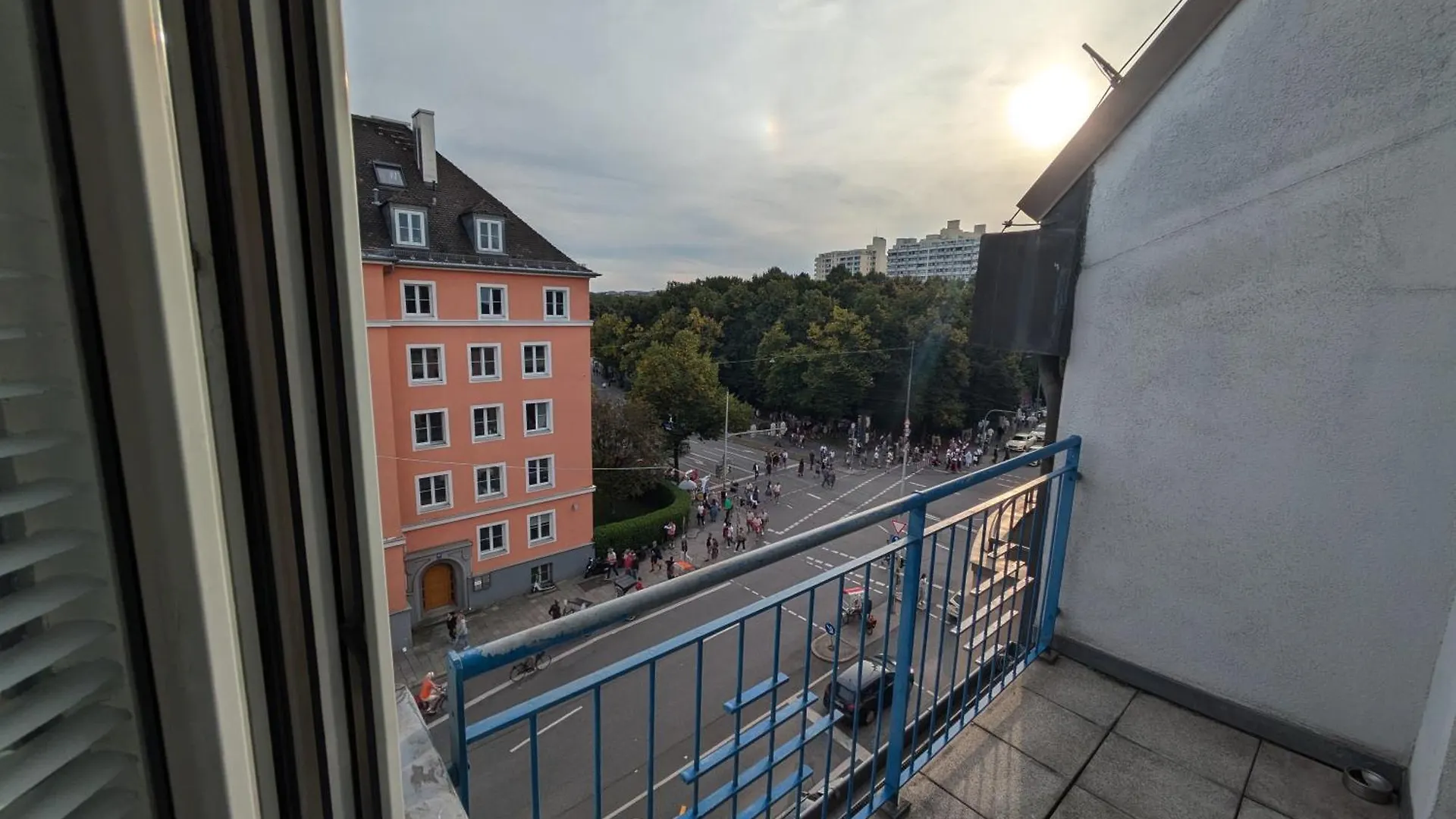 Munich Large Apartment 155 Qm And 5 Bedrooms With Roof Terrace In Centrally Located 1 To 14 Guests Tyskland
