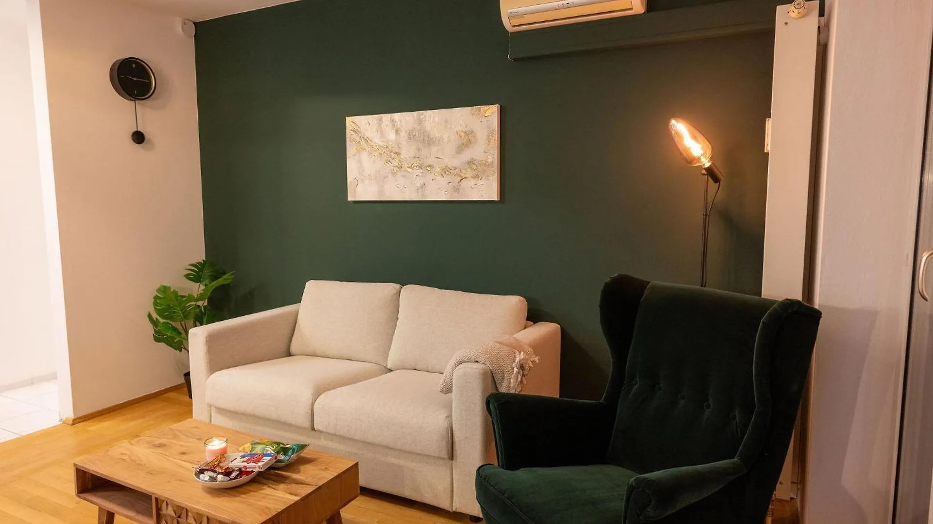Munich Large Apartment 155 Qm And 5 Bedrooms With Roof Terrace In Centrally Located 1 To 14 Guests