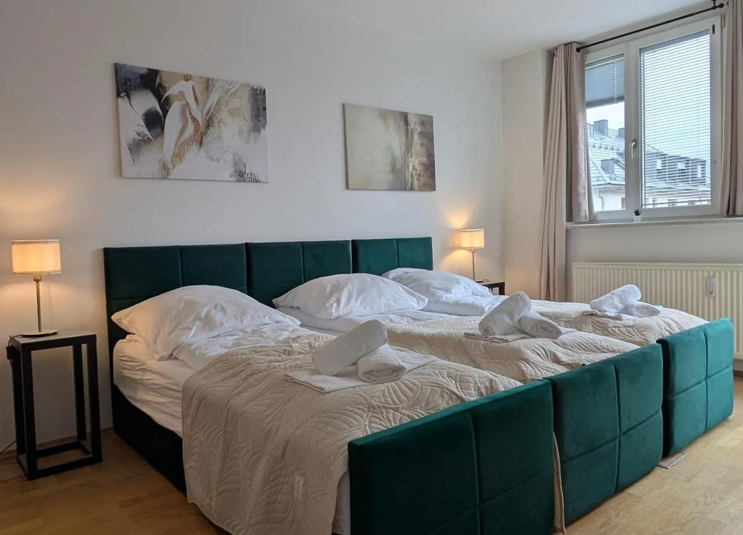 Munich Large Apartment 155 Qm And 5 Bedrooms With Roof Terrace In Centrally Located 1 To 14 Guests